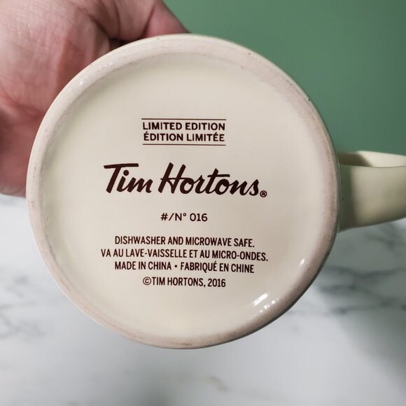 Mug - Tim Hortons 2016 Limited Edition Bear - Picture 4 of 4